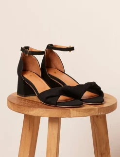 Pied de Biche Sandales><noscript><img width=