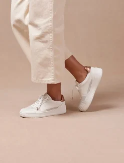 Pied de Biche Sneakers><noscript><img width=